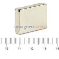 Visione alternativa di 20Magneti al neodimio per terre rare N35 da 15 mm x 15 mm x 5 mm, super resistenti, a forma di cuboide, giocattolo