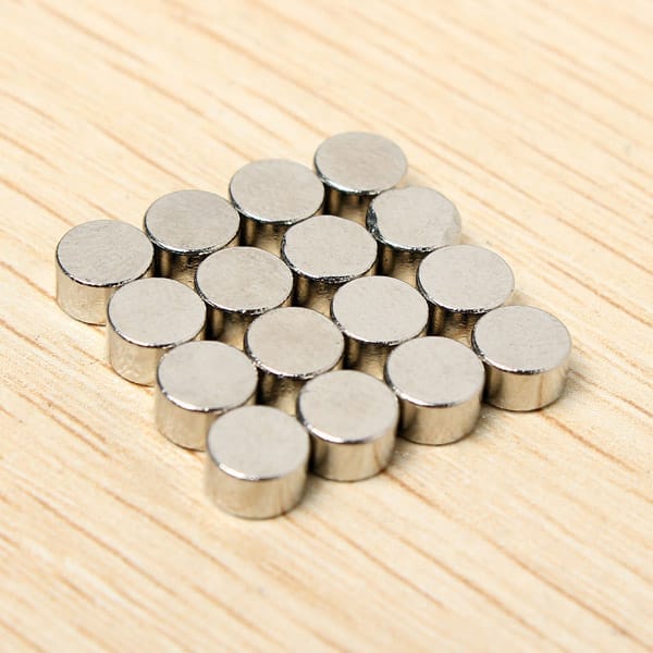 5mm x 3mm N35 Super Strong Disc Rare Earth Neo Neodymium Magnets Nickel Plated Refrigerator Magnets - 画像 4