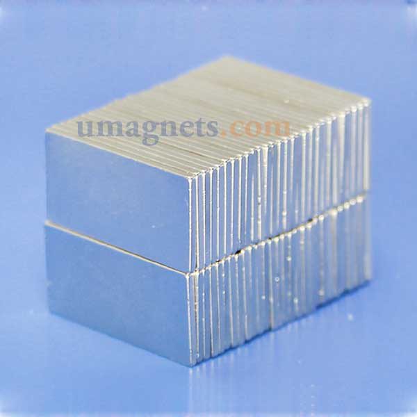 20mm x 10 mm x 1 mm paksu N35 neodyymilohkomagneetit erittäin vahvat magneetit