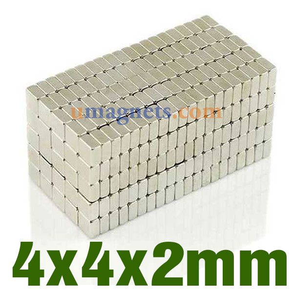 4x4x2mm Neodymium Block Magnets N35 Rare Earth fyrkantiga knappar Bulk magnetiska block (4mmx4mmx2mm)