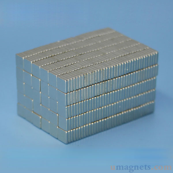 Štvorcový magnet B4x4x1mm