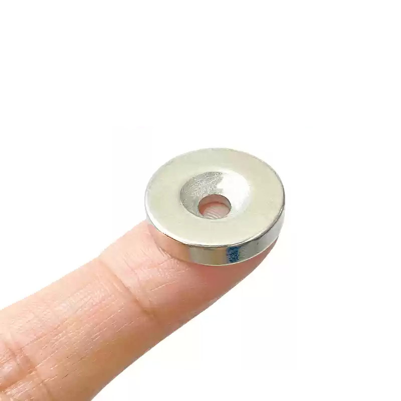 18mm x 4 mm con foro contropiede 4 mm n35 forti contrattaccunti di neodimio magneti a anello di terra rara per m#4 vite