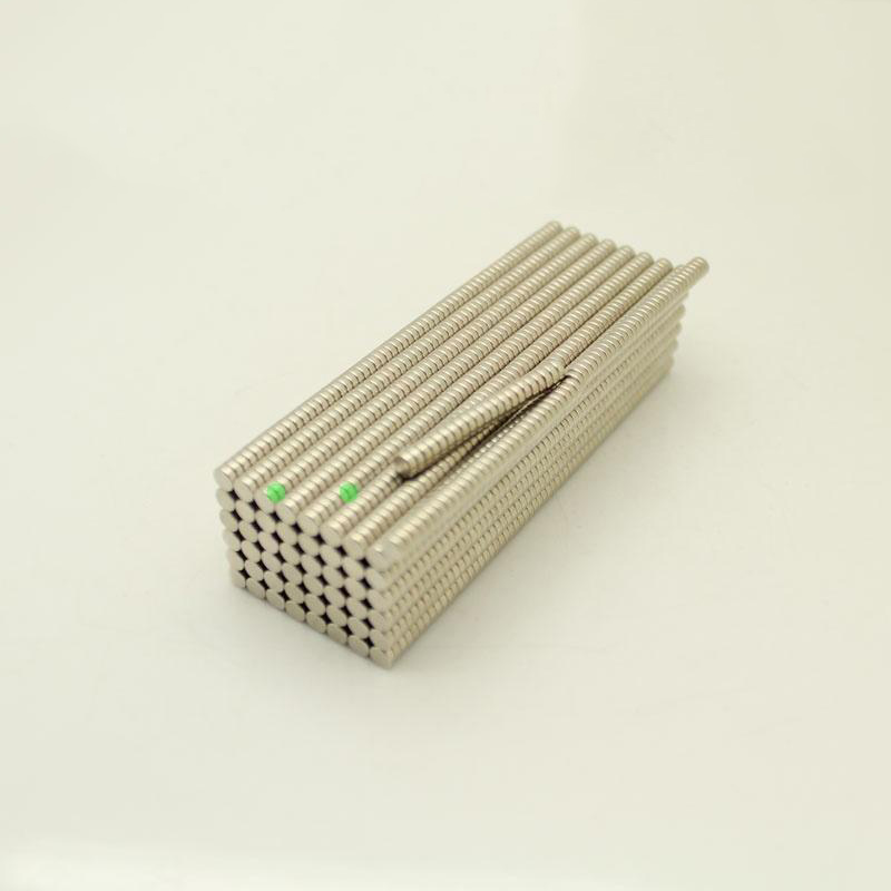 4mm x 1,5 mm neodyymilevymagneetti Super Strong N52 RARE MAA PURKON MAGNEETTI 4x1,5 mm Käsityömagneetti